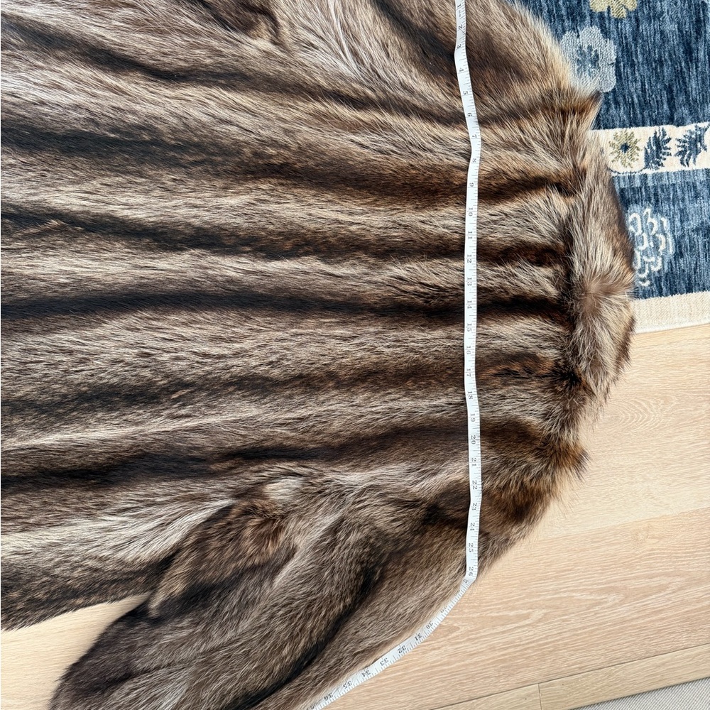 Luxurious Brown Fur Coat - 100% Raccoon Fur - Picture 15 of 15